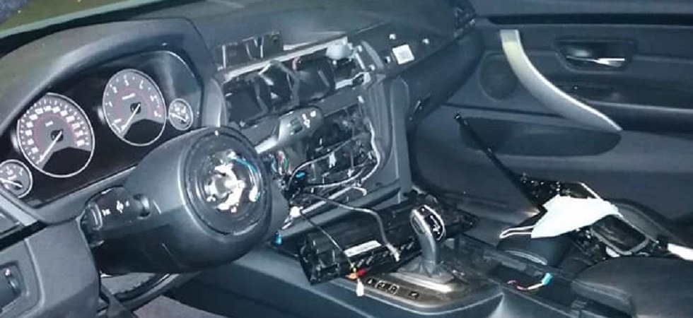 Per smontare volante e cruscotto bastano pochi minuti, torna a colpire la banda delle Bmw